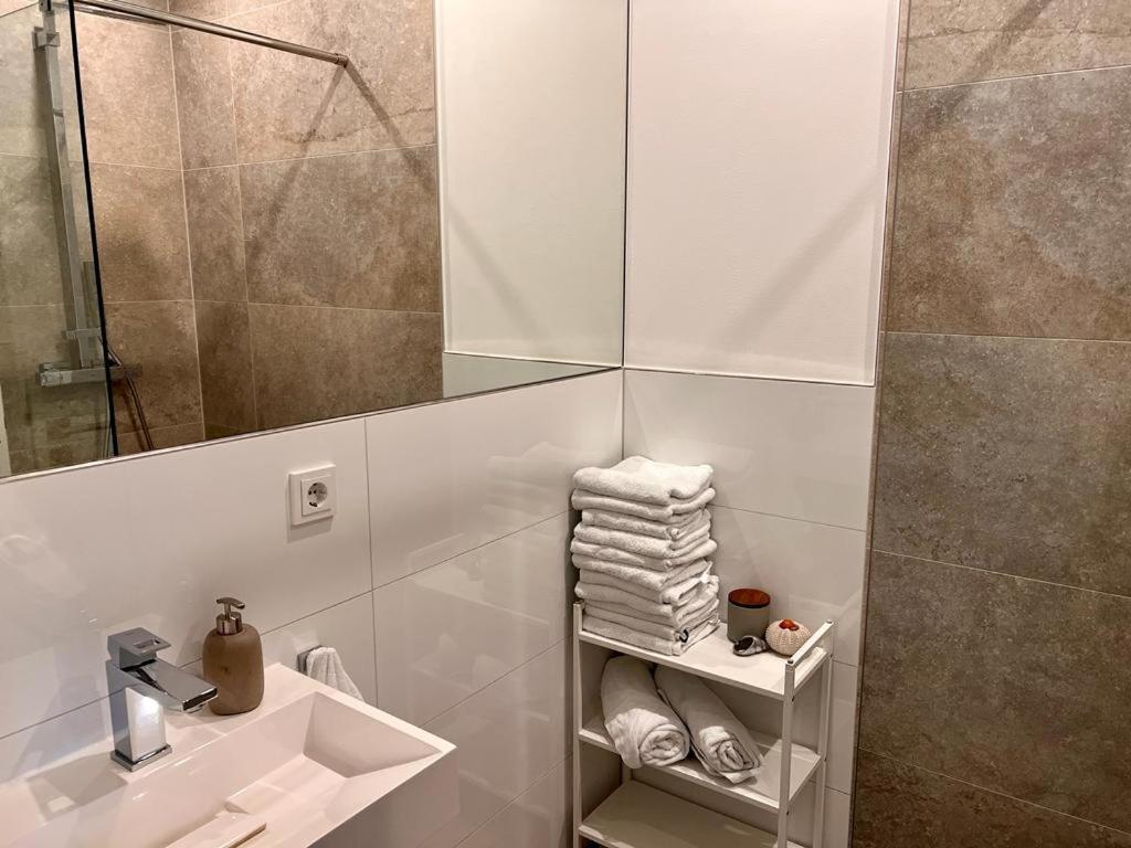 Apartments Bei Playmobil Eg,130M2,Grosse Terassen,24H Self Check-In, Free Parking Цирндорф Экстерьер фото